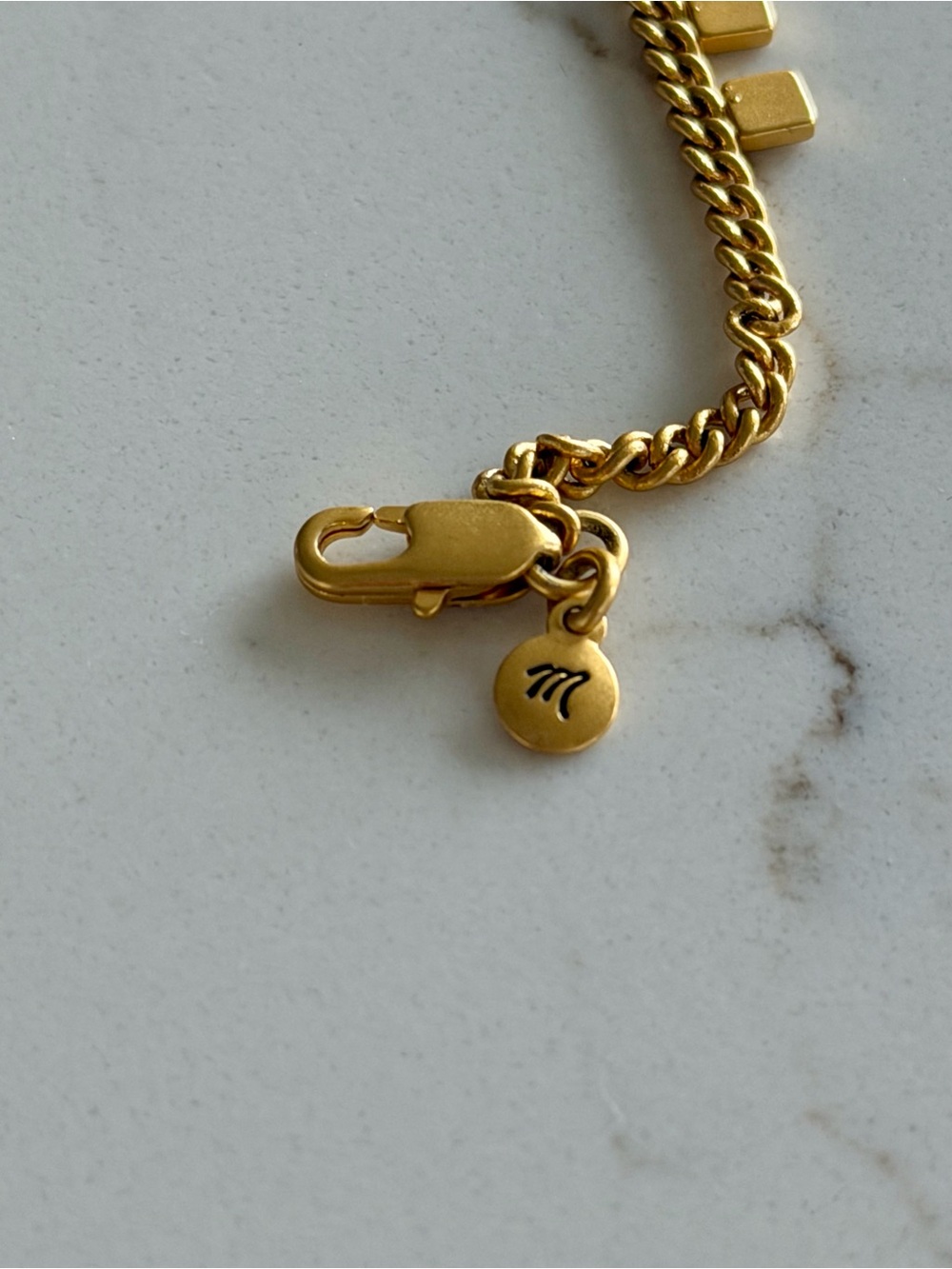 Madewell Gold Chain Necklace with Geometric Accents -
Madewell Gold earrings - Picture 5 of 12